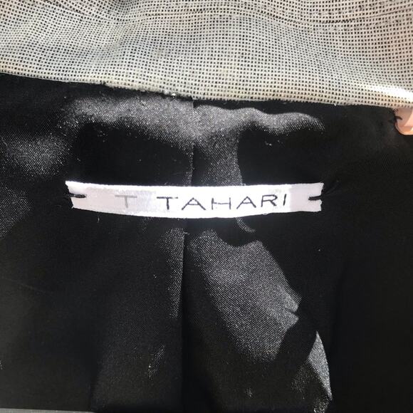 T Tahari Ilana blazer in gray on button two pockets - Picture 4 of 4